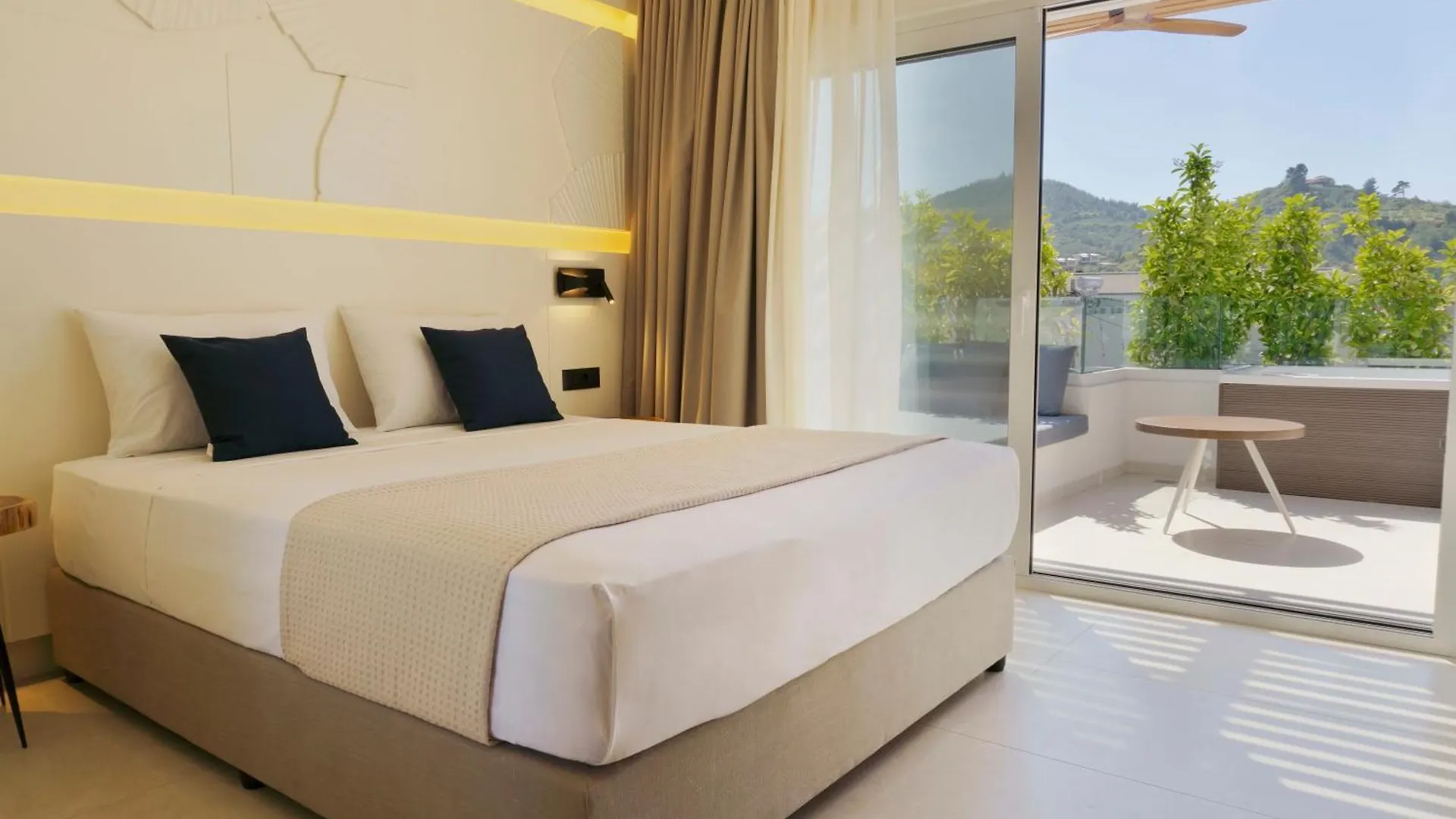 Palm Boutique Suites Pefkochori Hotel